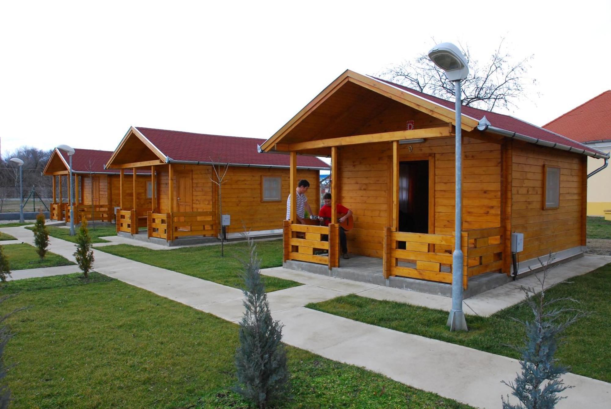 Akacliget Gyogy-Es Strandfuerdo Karcag Cameră foto